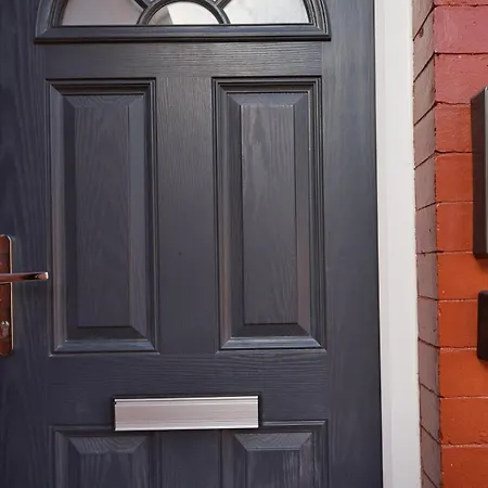 Dweller - Comfortable Leeds City Apartment